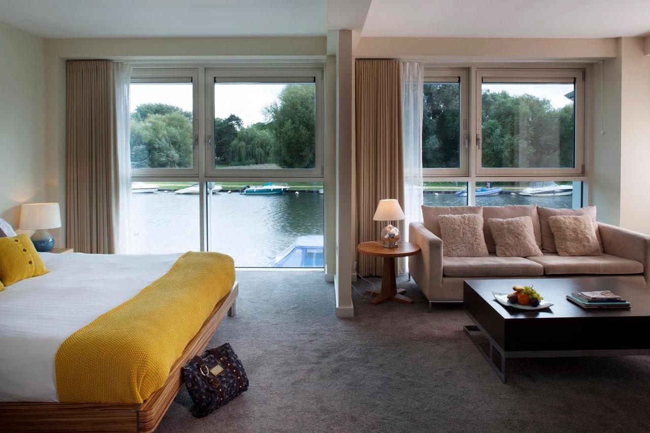 Hotel Captain's Club & Christchurch (Dorset)