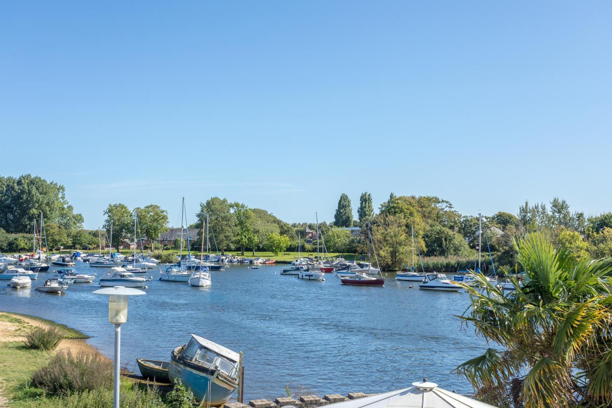 Captain's Club & Christchurch (Dorset)