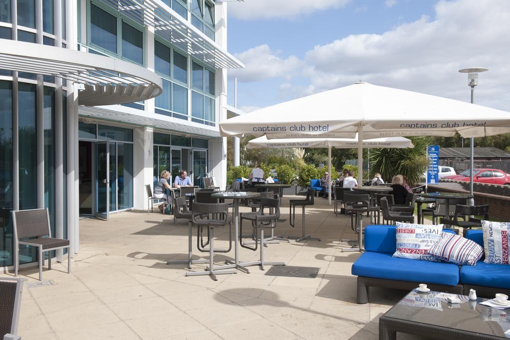 Hotel Captain's Club & Christchurch (Dorset)