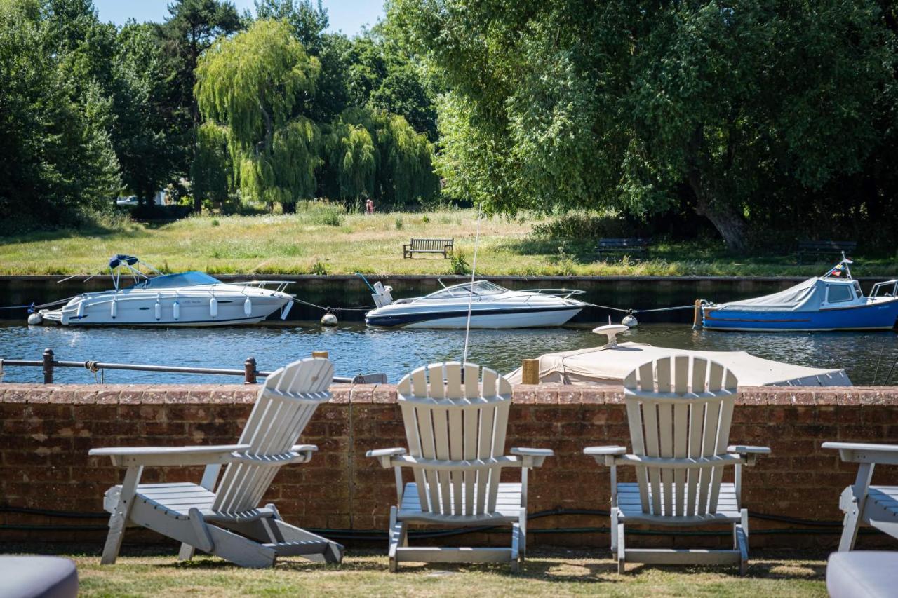 Captain's Club & Hotel 4*