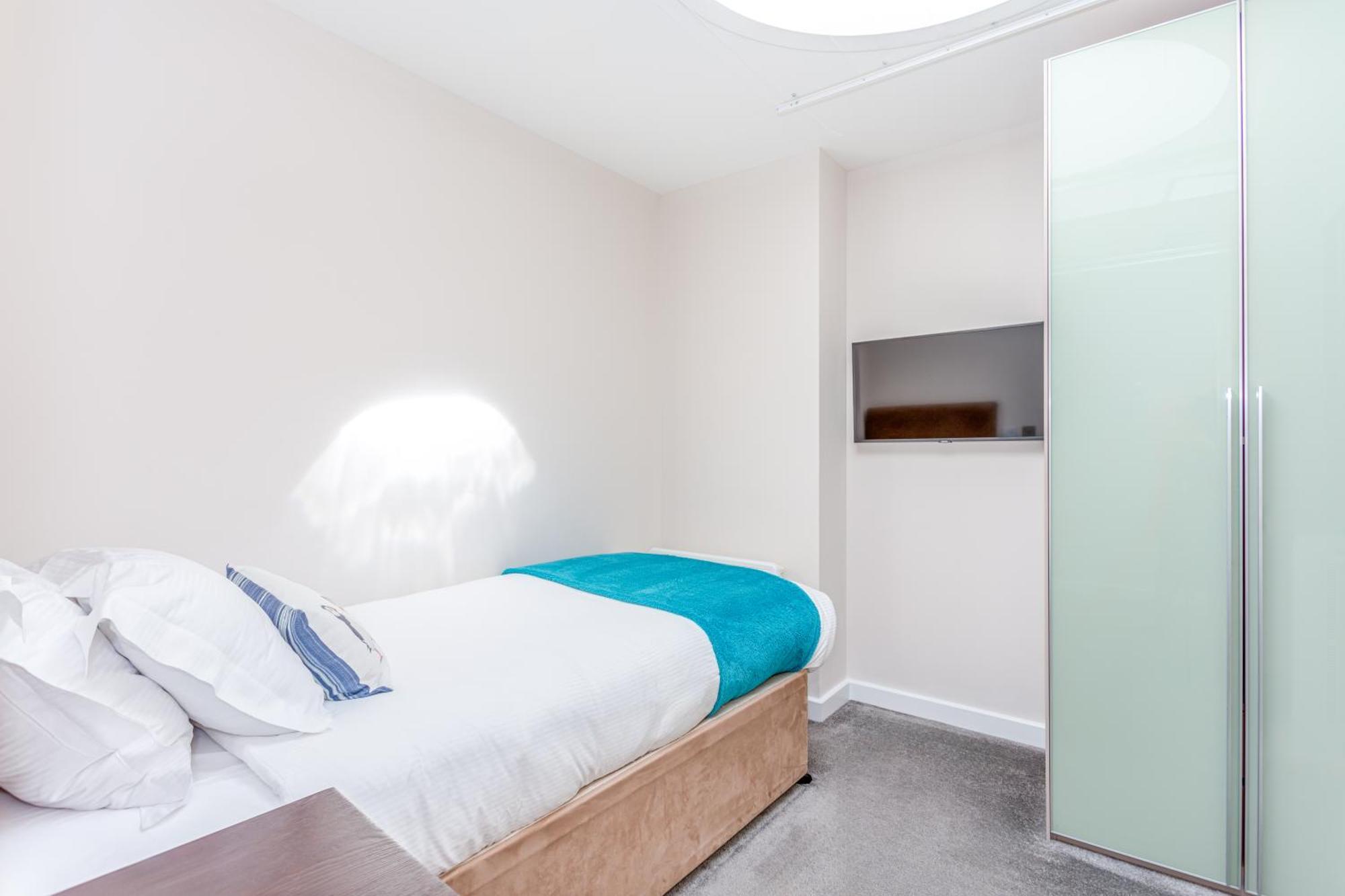 Hotel Captain's Club & 4*