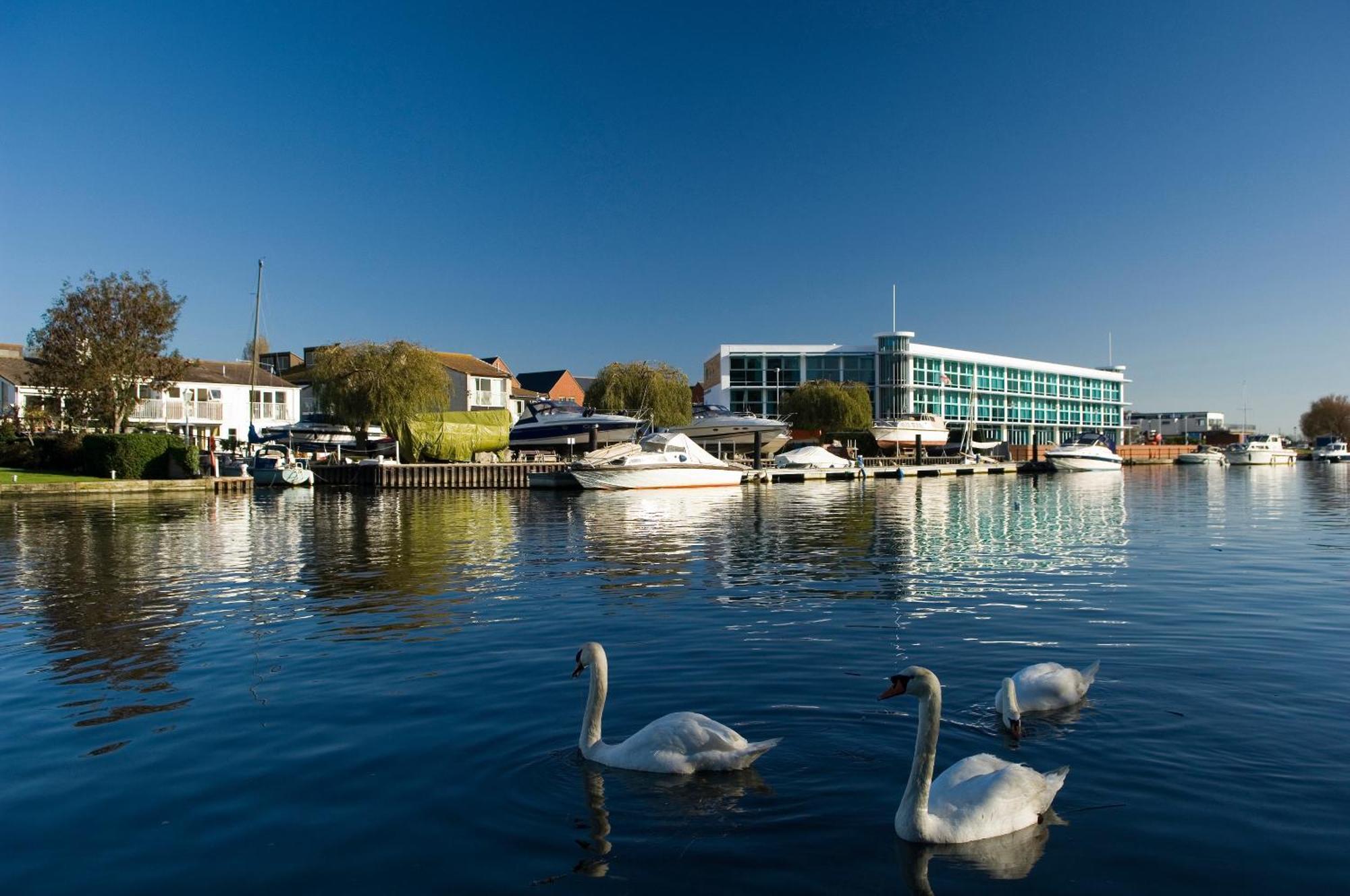 Captain's Club & 4* Christchurch (Dorset)