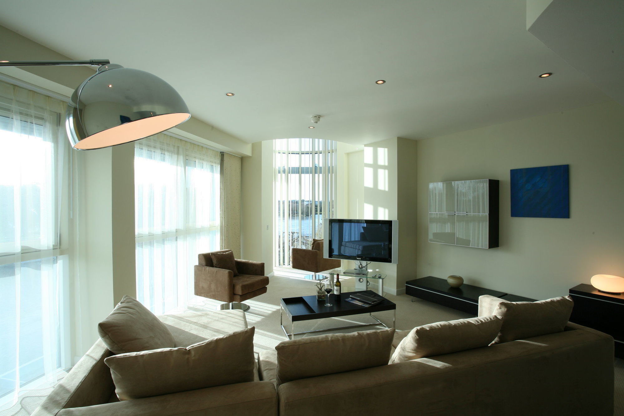 Hotel Captain's Club & Christchurch (Dorset)