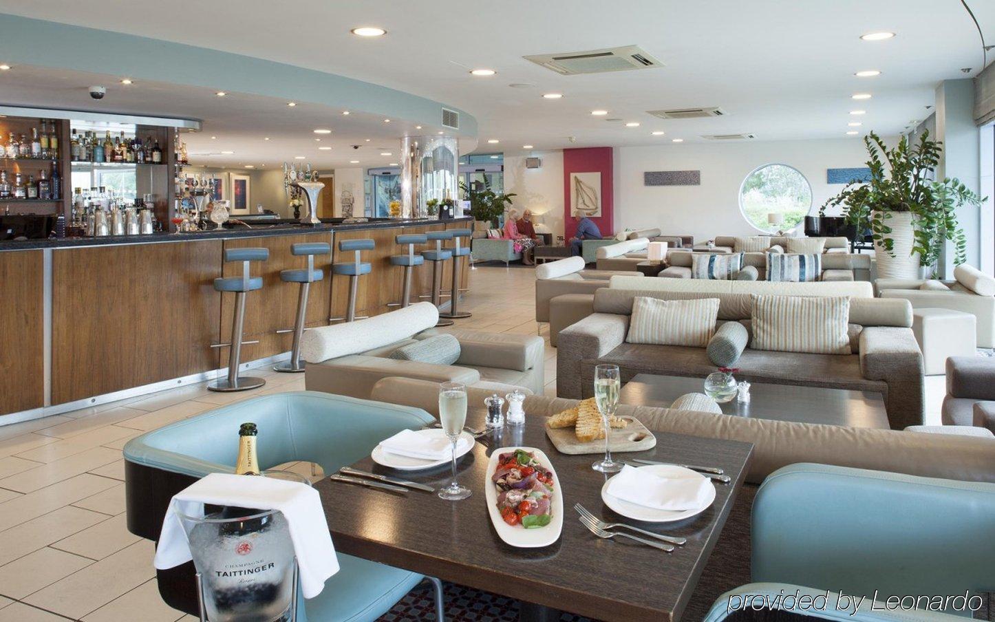 Captain's Club & 4*