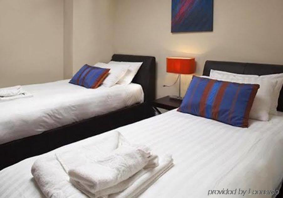 Hotel Captain's Club & Christchurch (Dorset)
